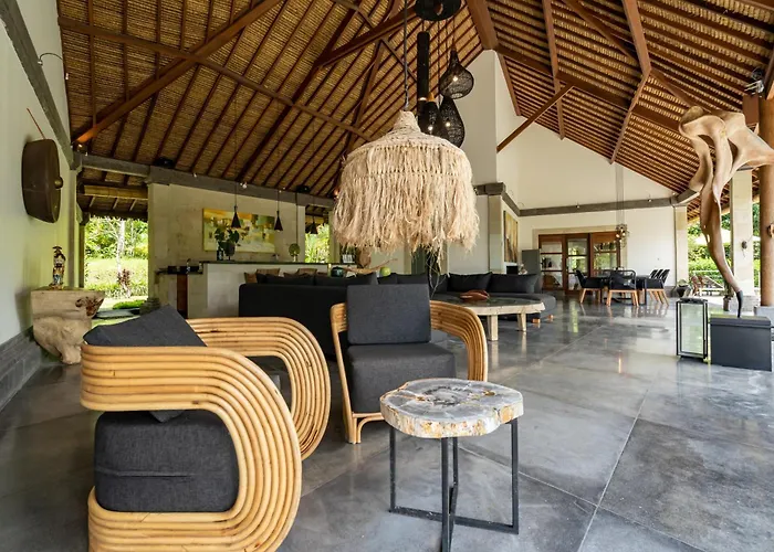 Themma Jungle - Sumptuous 3br Luxury With Majestic Jungle View In North Of Ubud