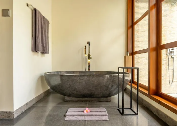 Villa Themma Jungle - Sumptuous 3br Luxury With Majestic Jungle View In North Of Ubud